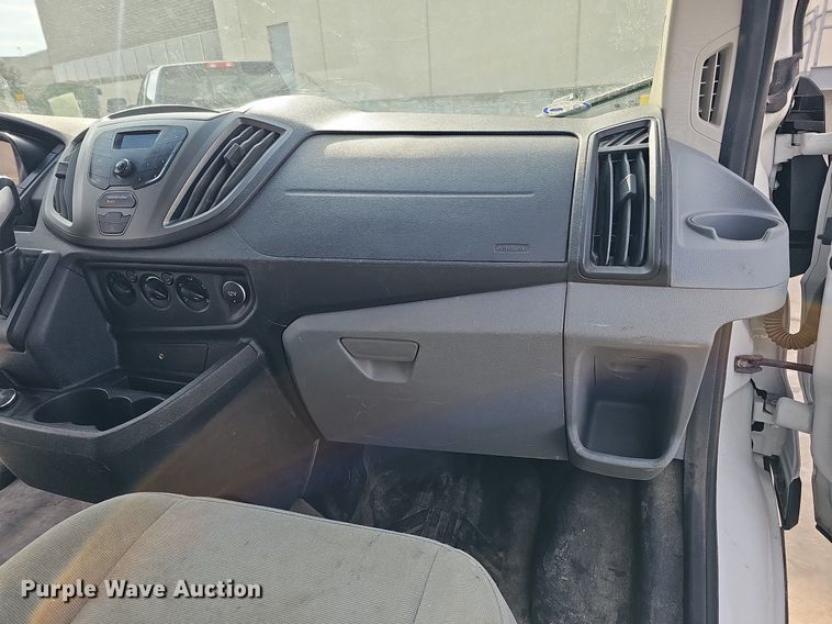 image for item MC9624 2017 Ford Transit 250  van