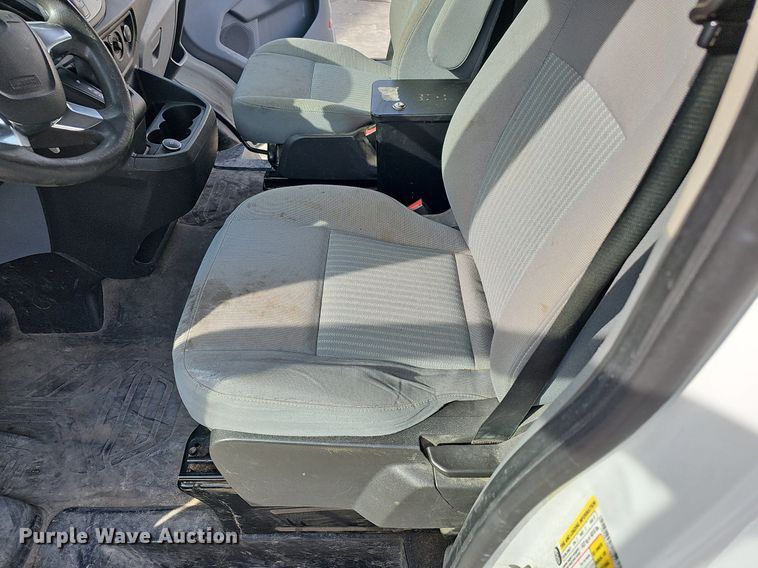 image for item MC9624 2017 Ford Transit 250  van