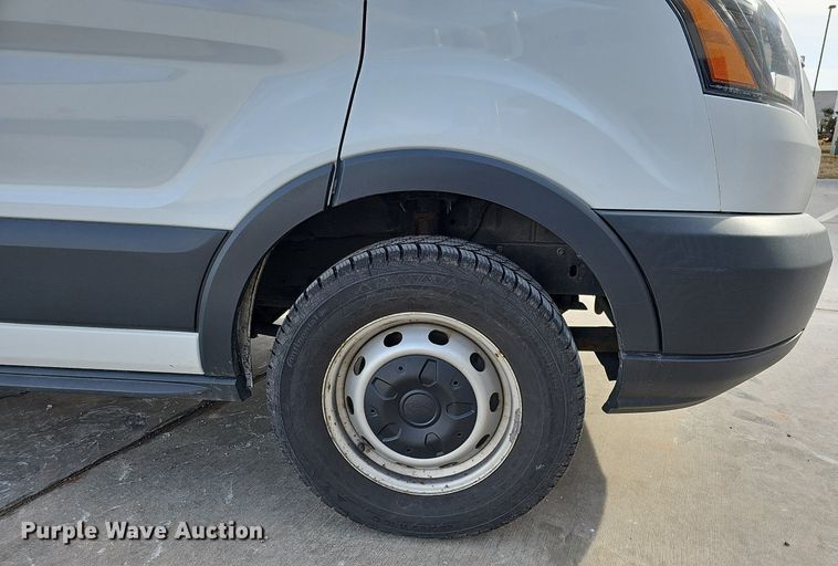 image for item MC9624 2017 Ford Transit 250  van