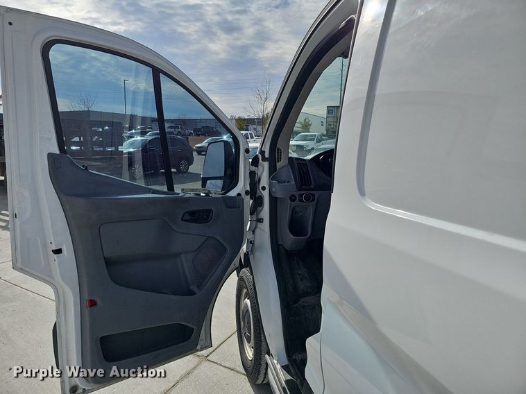 image for item MC9625 2016 Ford Transit 250  van