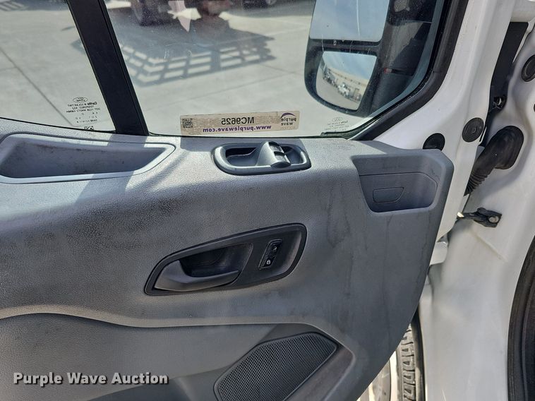 image for item MC9625 2016 Ford Transit 250  van