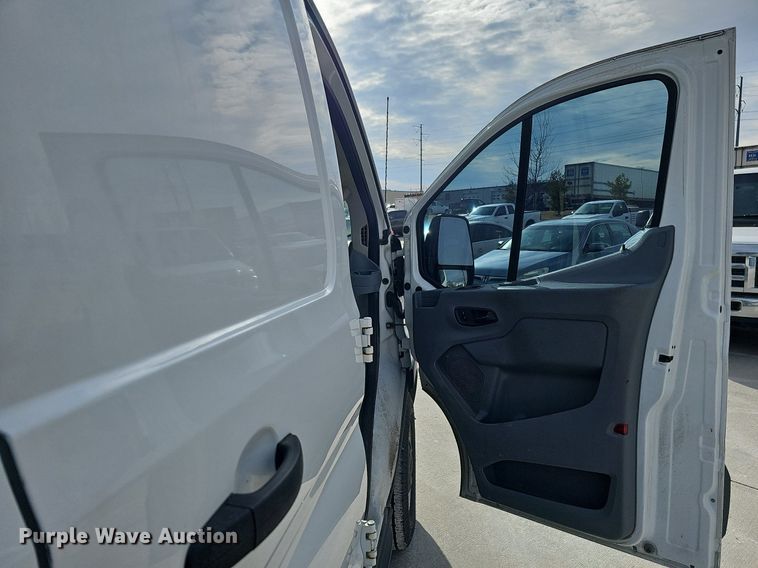 image for item MC9625 2016 Ford Transit 250  van