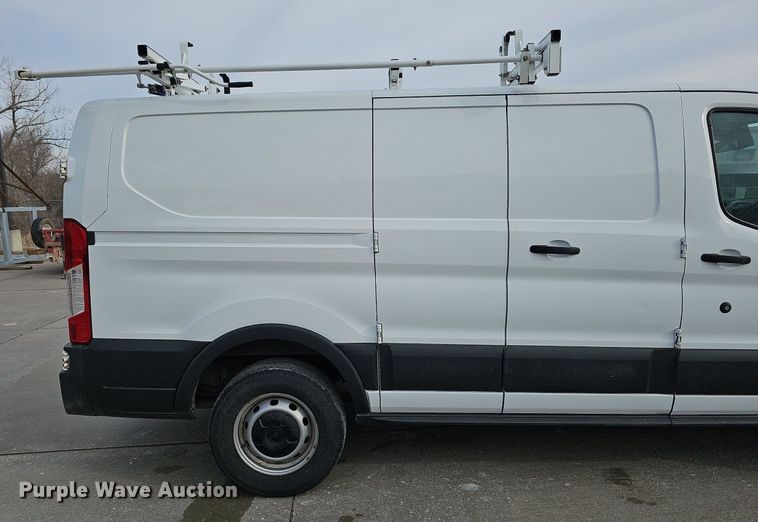 image for item MC9626 2017 Ford Transit 250  van