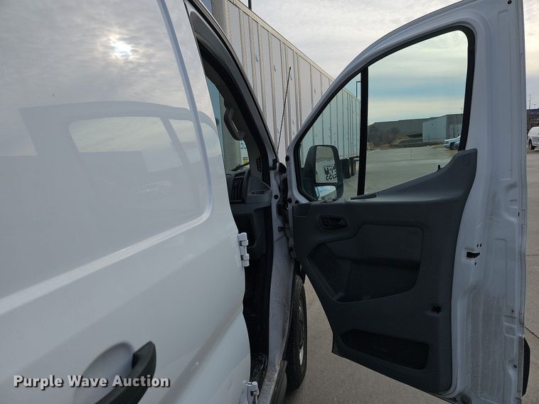 image for item MC9626 2017 Ford Transit 250  van