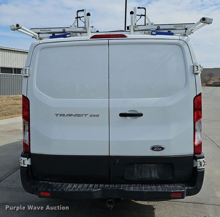 image for item MC9627 2017 Ford Transit 250  van