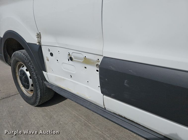 image for item MC9627 2017 Ford Transit 250  van