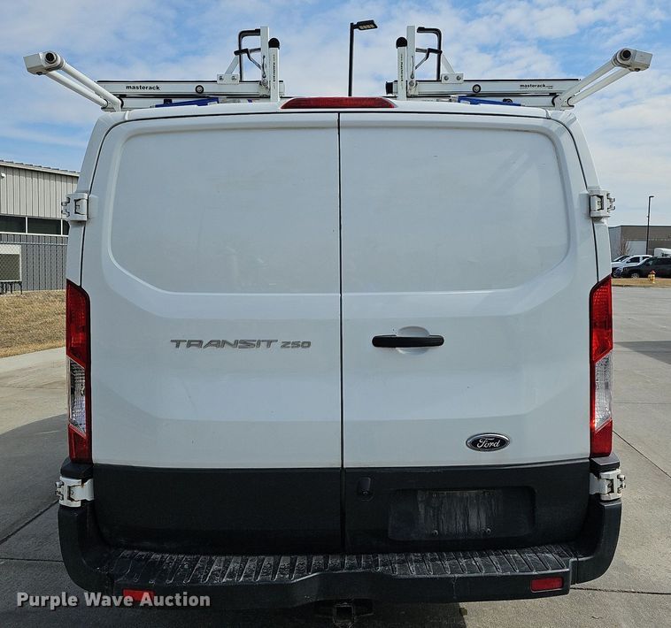 image for item MC9627 2017 Ford Transit 250  van