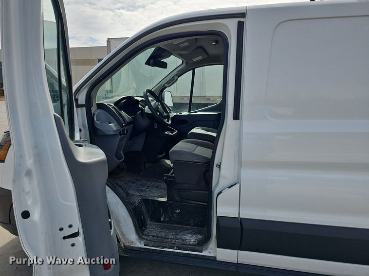 image for item MC9627 2017 Ford Transit 250  van