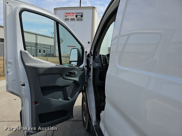 image for item MC9627 2017 Ford Transit 250  van