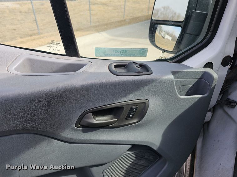 image for item MC9627 2017 Ford Transit 250  van