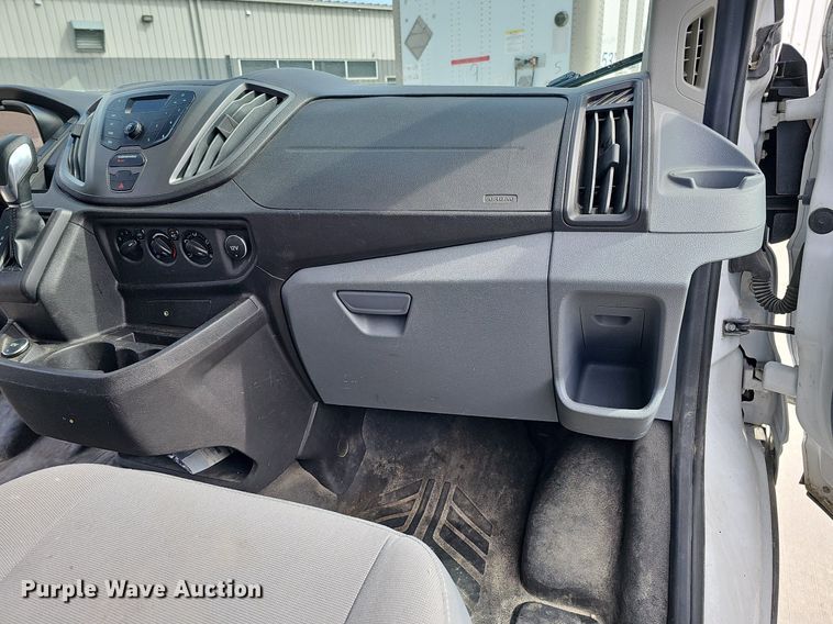 image for item MC9627 2017 Ford Transit 250  van