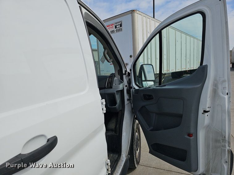 image for item MC9627 2017 Ford Transit 250  van