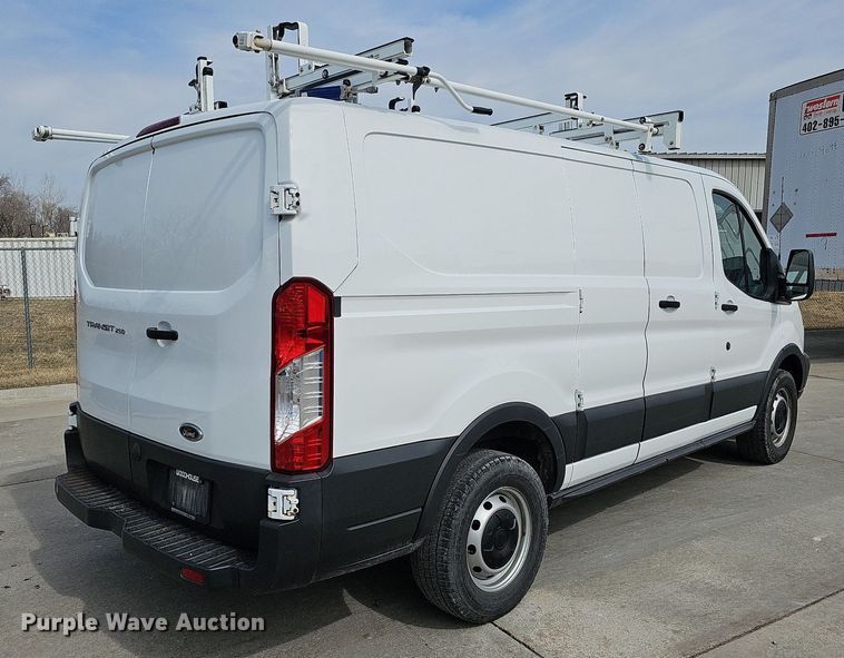 image for item MC9628 2017 Ford Transit 250  van