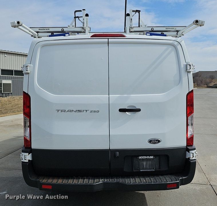 image for item MC9628 2017 Ford Transit 250  van