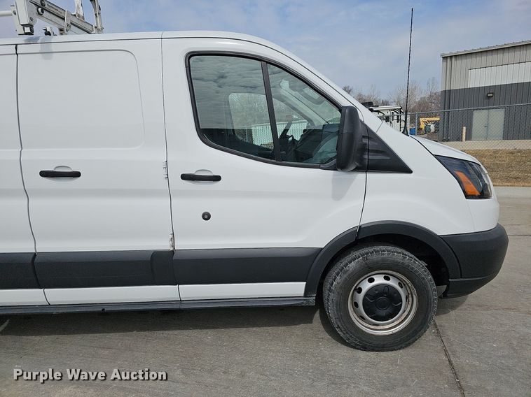 image for item MC9628 2017 Ford Transit 250  van