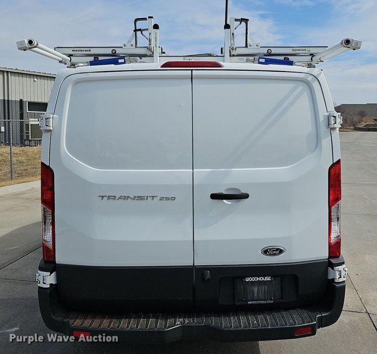 image for item MC9628 2017 Ford Transit 250  van