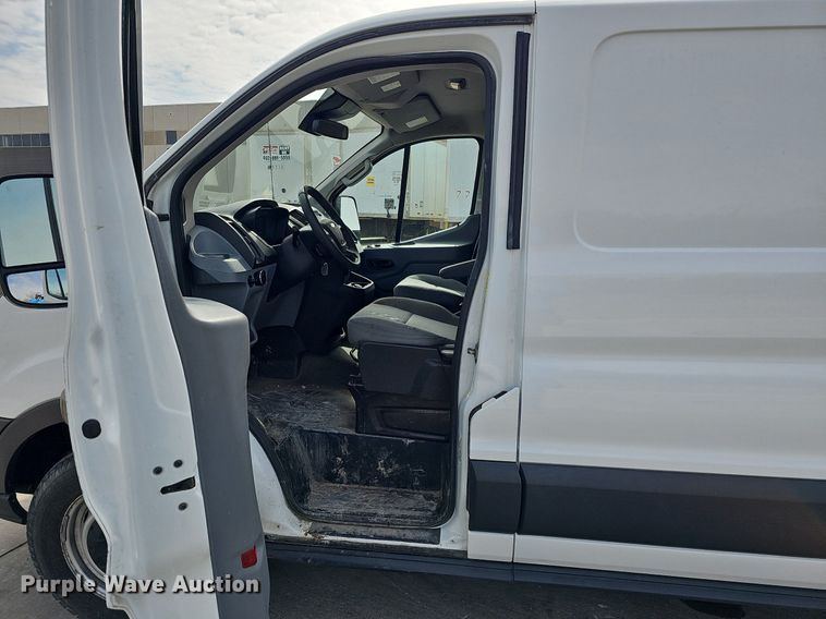 image for item MC9628 2017 Ford Transit 250  van