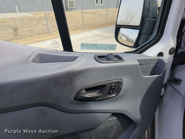 image for item MC9628 2017 Ford Transit 250  van