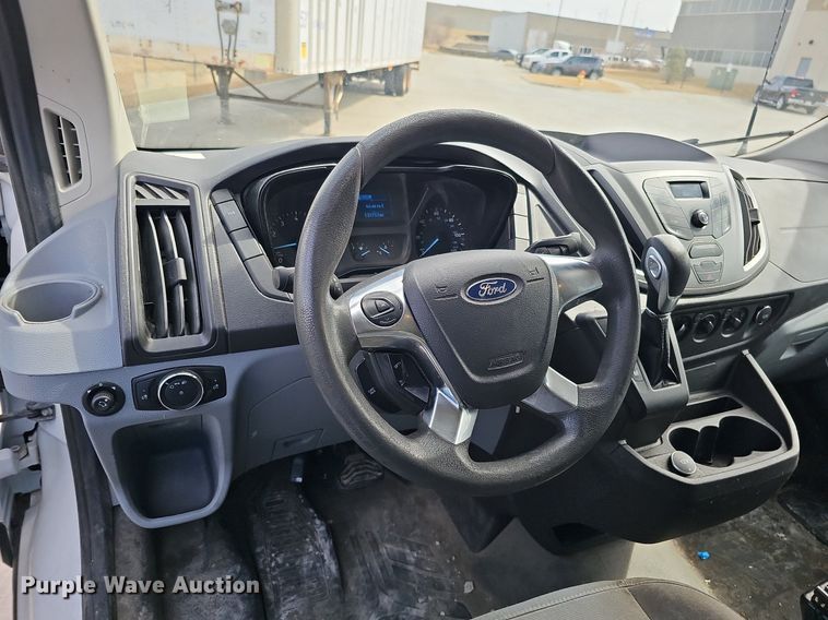 image for item MC9628 2017 Ford Transit 250  van