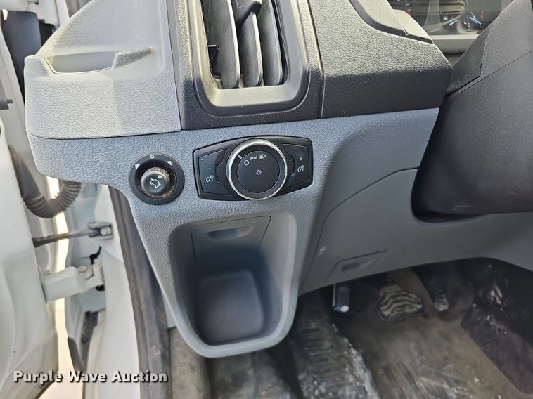 image for item MC9628 2017 Ford Transit 250  van