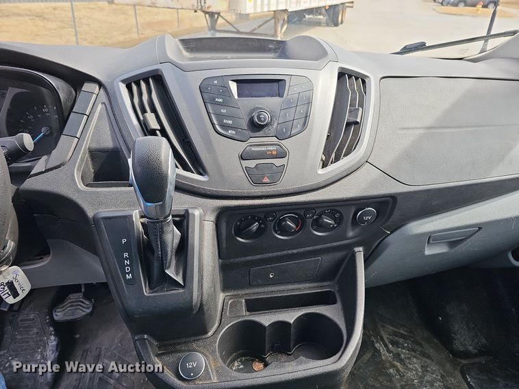 image for item MC9628 2017 Ford Transit 250  van