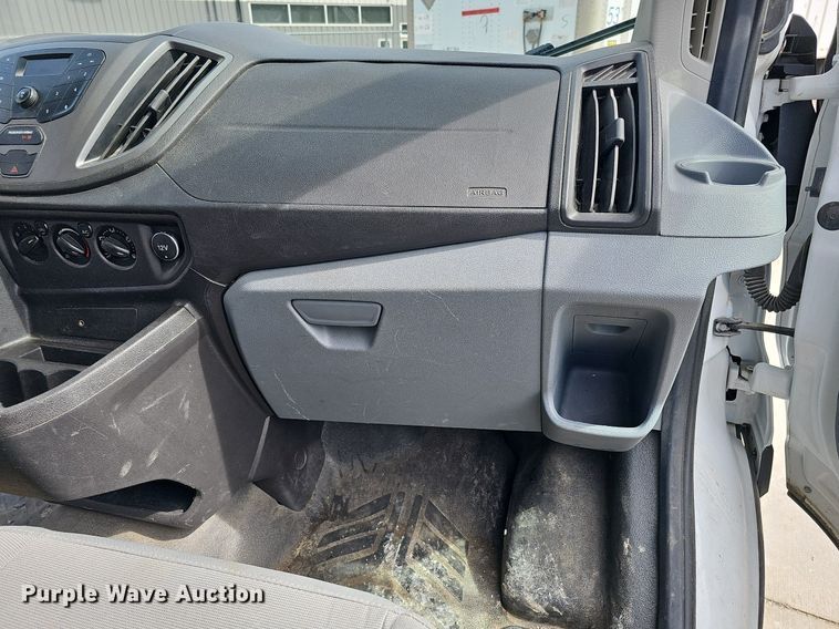 image for item MC9628 2017 Ford Transit 250  van