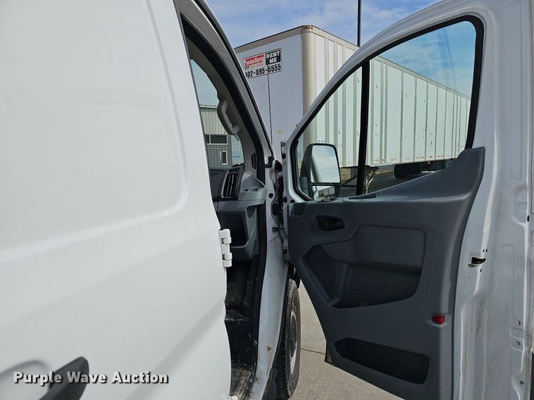 image for item MC9628 2017 Ford Transit 250  van