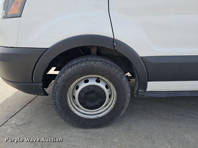 image for item MC9628 2017 Ford Transit 250  van