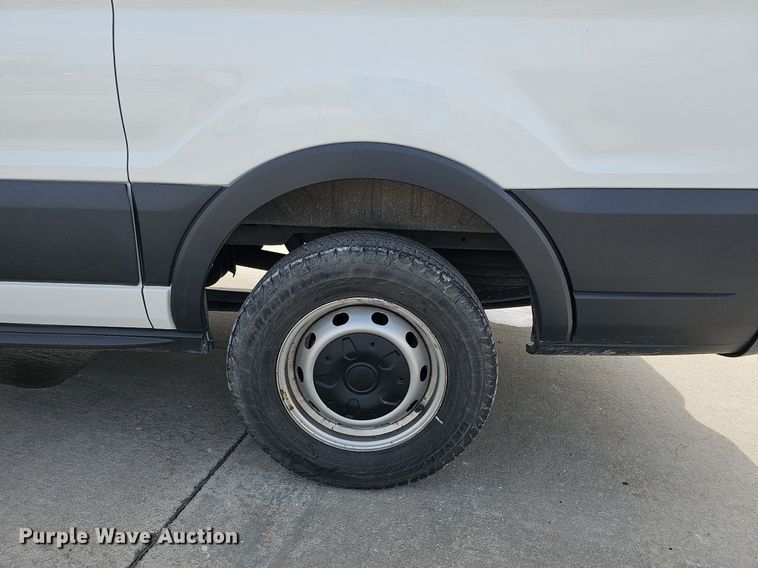 image for item MC9628 2017 Ford Transit 250  van