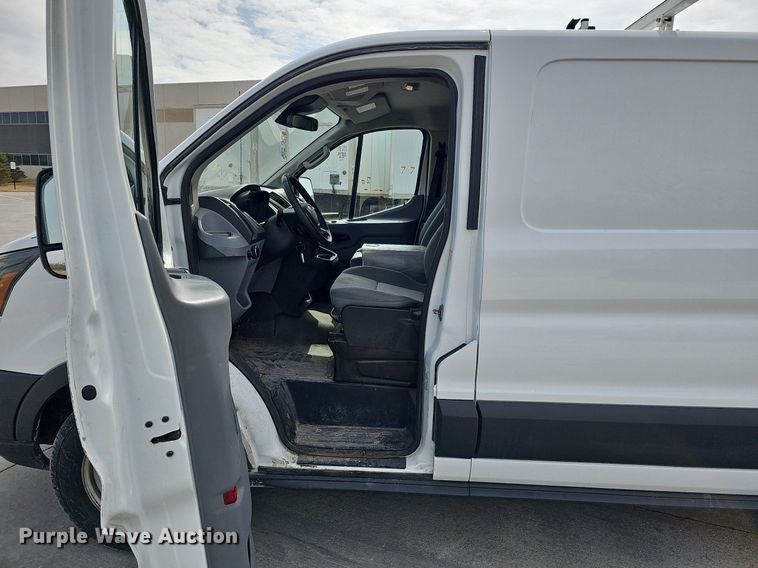 image for item MC9629 2016 Ford Transit 150  van