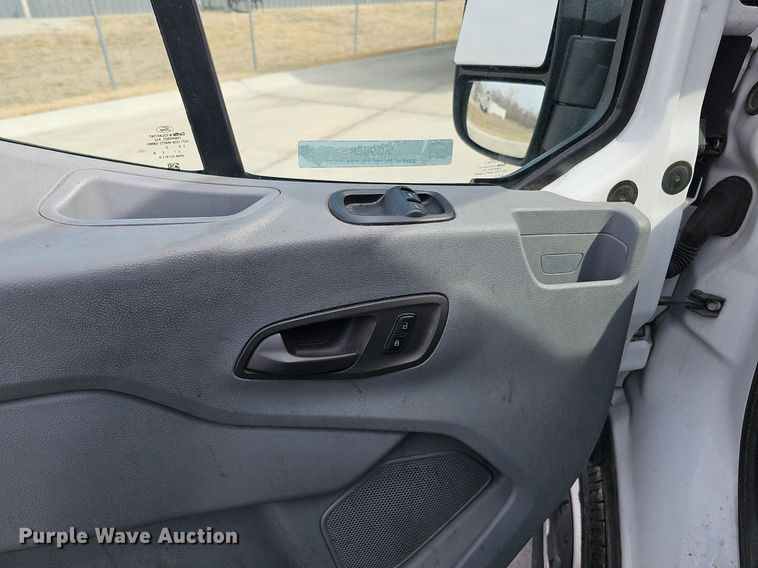 image for item MC9629 2016 Ford Transit 150  van