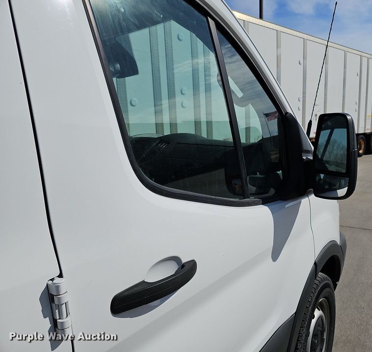 image for item MC9630 2017 Ford Transit 250  van