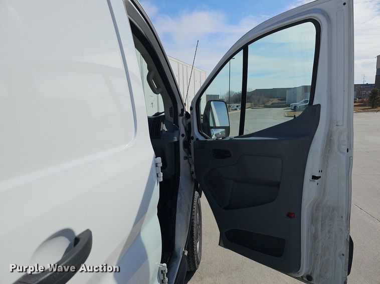 image for item MC9630 2017 Ford Transit 250  van