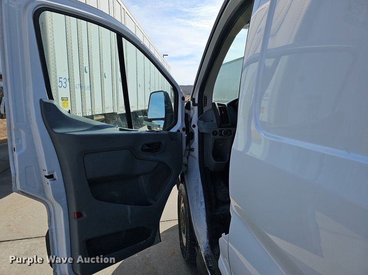 image for item MC9631 2016 Ford Transit 150  van