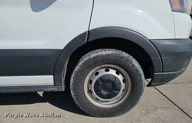 image for item MC9631 2016 Ford Transit 150  van