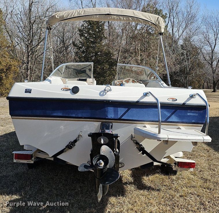 image for item MC9638 2003 Bayliner  boat