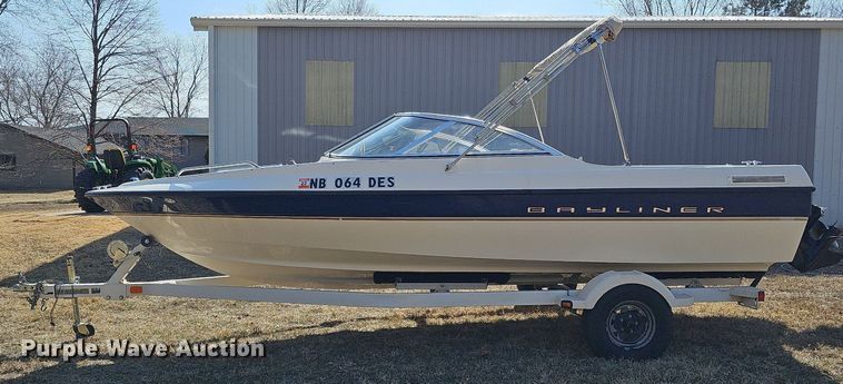 image for item MC9638 2003 Bayliner  boat