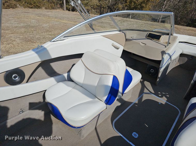 image for item MC9638 2003 Bayliner  boat