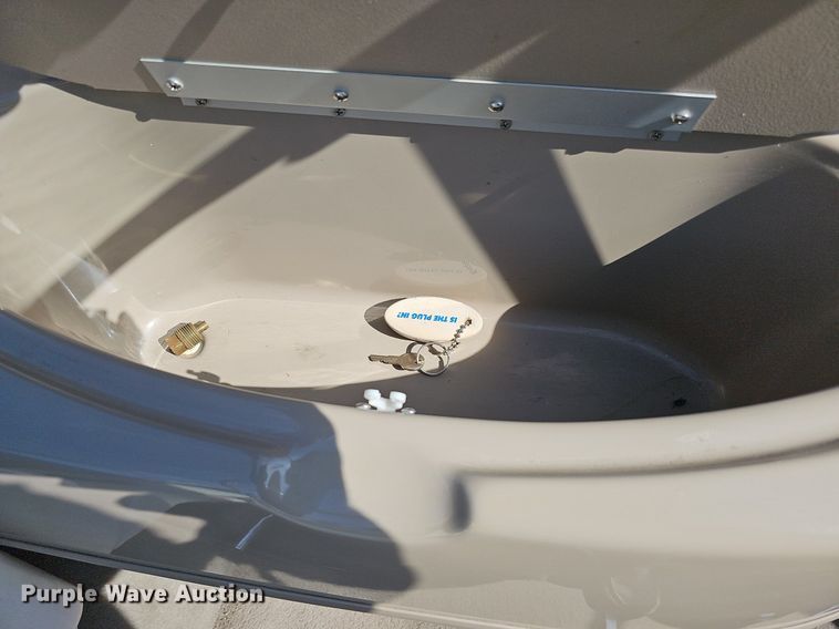 image for item MC9638 2003 Bayliner  boat