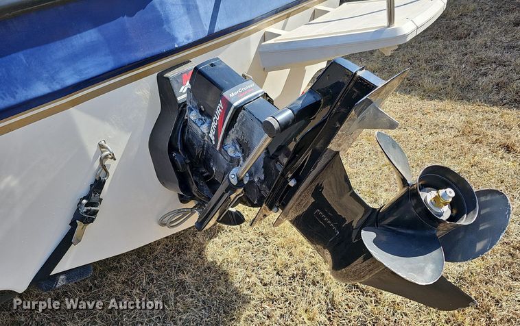 image for item MC9638 2003 Bayliner  boat