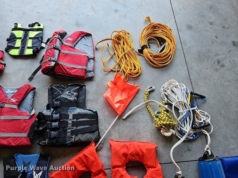 image for item MC9638 2003 Bayliner  boat