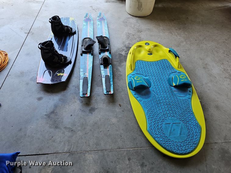 image for item MC9638 2003 Bayliner  boat