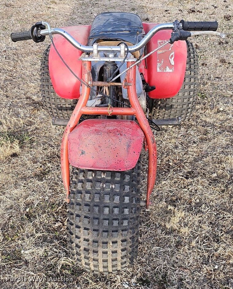 image for item MC9639 (2) Honda ATVs