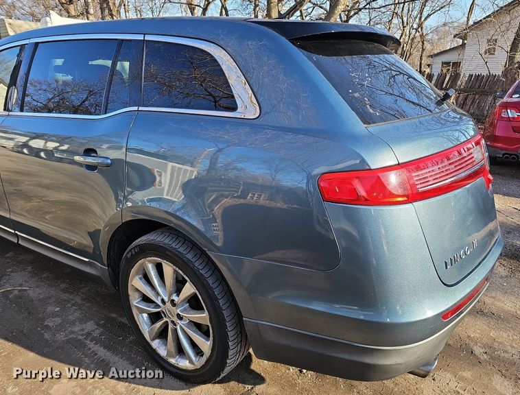image for item MC9700 2010 Lincoln MKT  SUV