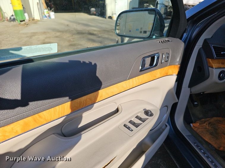 image for item MC9700 2010 Lincoln MKT  SUV