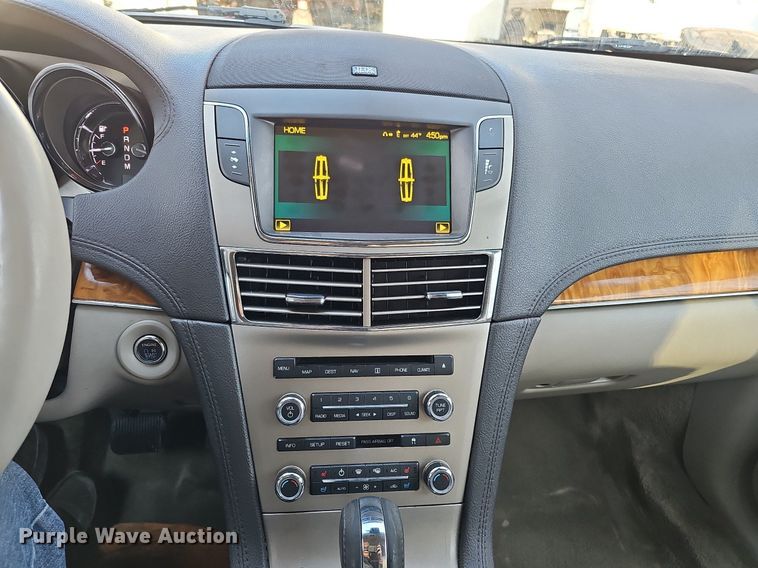 image for item MC9700 2010 Lincoln MKT  SUV