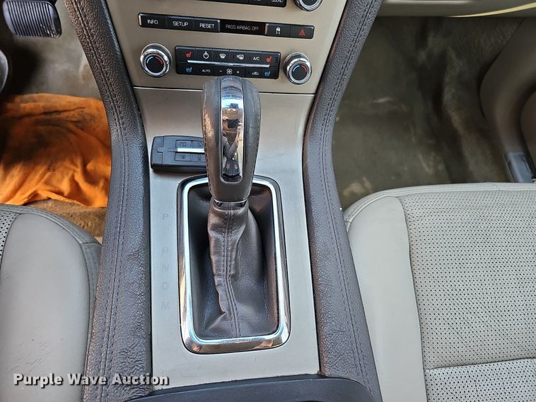 image for item MC9700 2010 Lincoln MKT  SUV