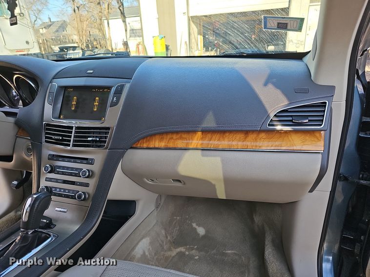 image for item MC9700 2010 Lincoln MKT  SUV