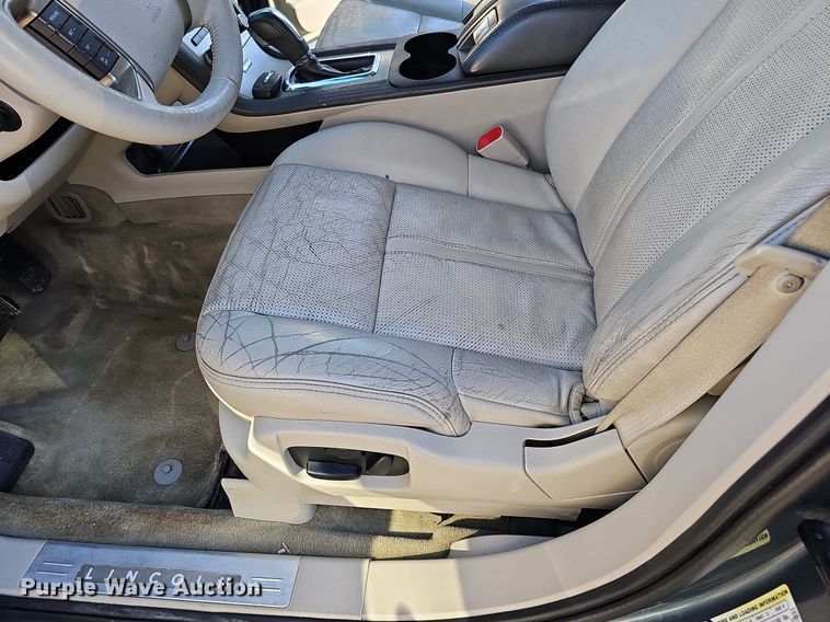 image for item MC9700 2010 Lincoln MKT  SUV