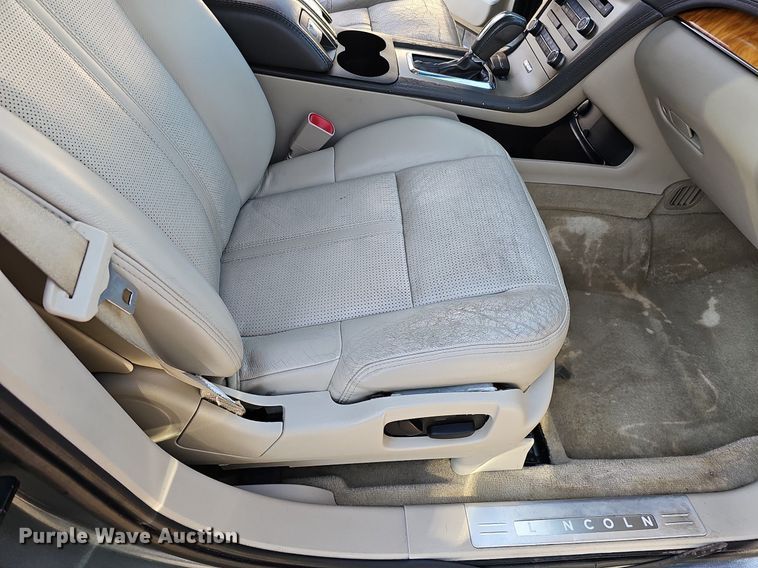 image for item MC9700 2010 Lincoln MKT  SUV